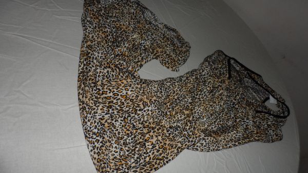 vestido longo estanpa de onça tamanho M